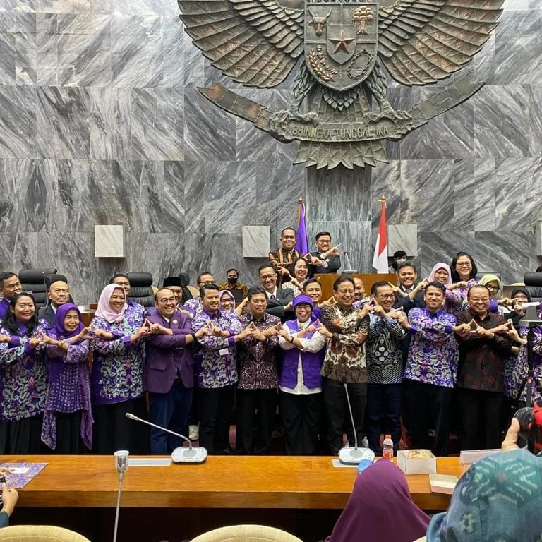 PROYEKSI KESEHATAN INDONESIA 2023 DAN PELANTIKAN PENGURUS PUSAT IKATAN AHLI KESEHATAN MASYARAKAT INDONESIA (IAKMI) 2023 - 2026